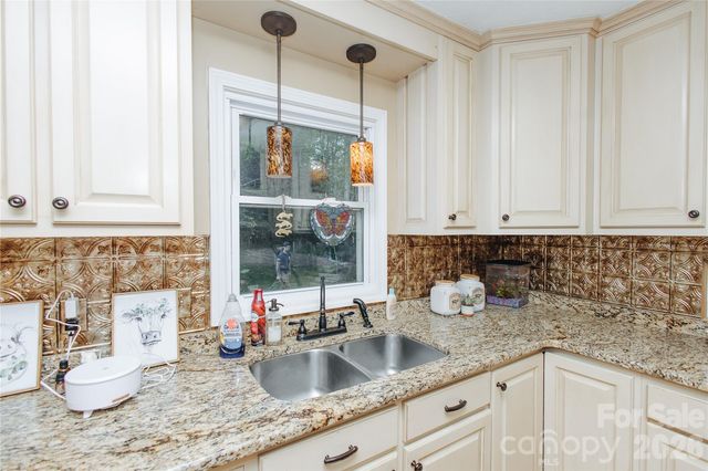 341 Bond Street, Marion, NC 28752