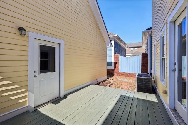 288 Augusta Ave, Pleasant View, TN 37146