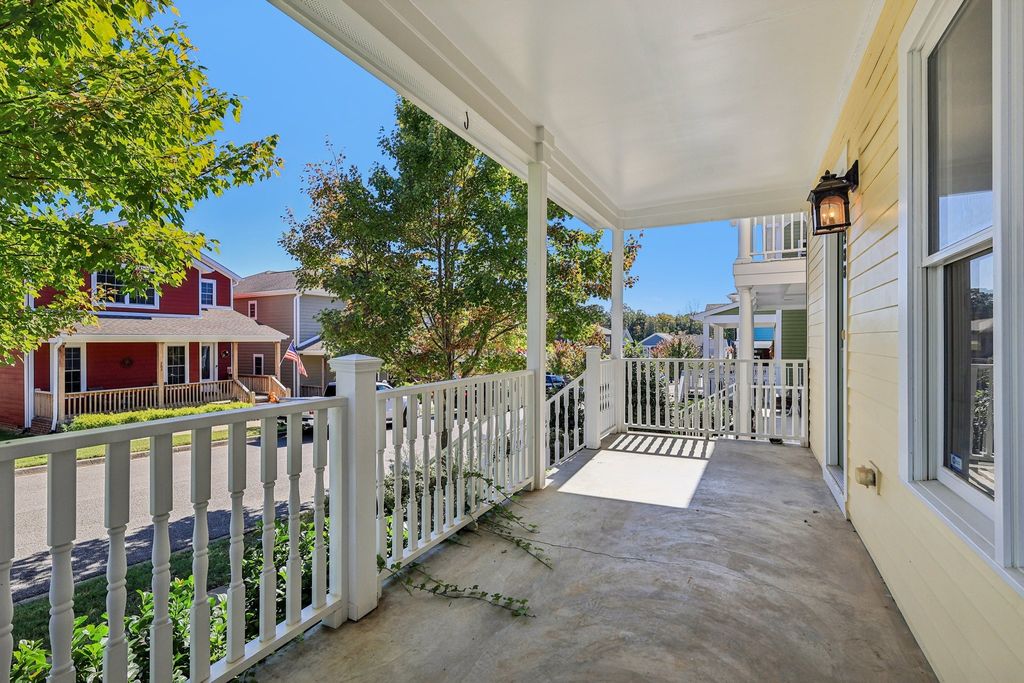 288 Augusta Ave, Pleasant View, TN 37146