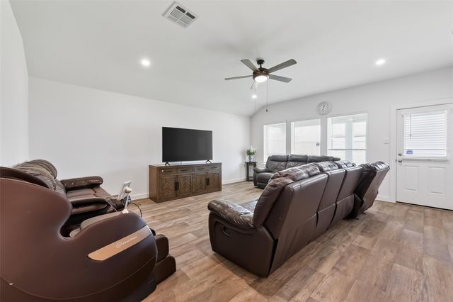 4320 Rustling Aspen Drive, Rosenberg, TX 77469