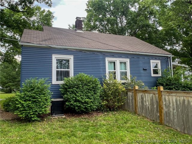 1672 Garretson Lane, New Albany, IN 47150