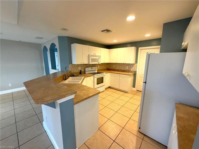 2325 NW 25th TER, Cape Coral, FL 33993