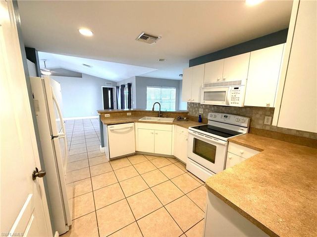 2325 NW 25th TER, Cape Coral, FL 33993