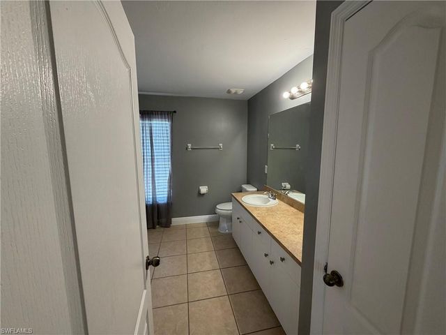 2325 NW 25th TER, Cape Coral, FL 33993