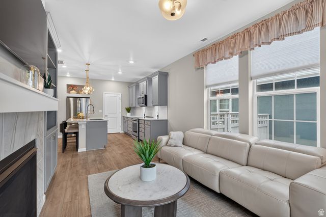 6089 W STONE MOUNT WAY, South Jordan, UT 84009