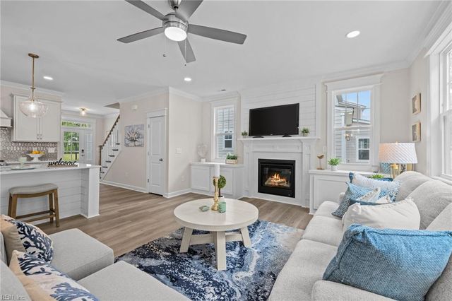 1348 Narrow WAY, Virginia Beach, VA 23451