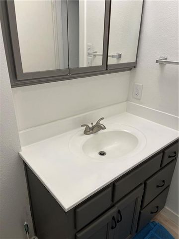 1503 Macvicar Avenue, Topeka, KS 6660