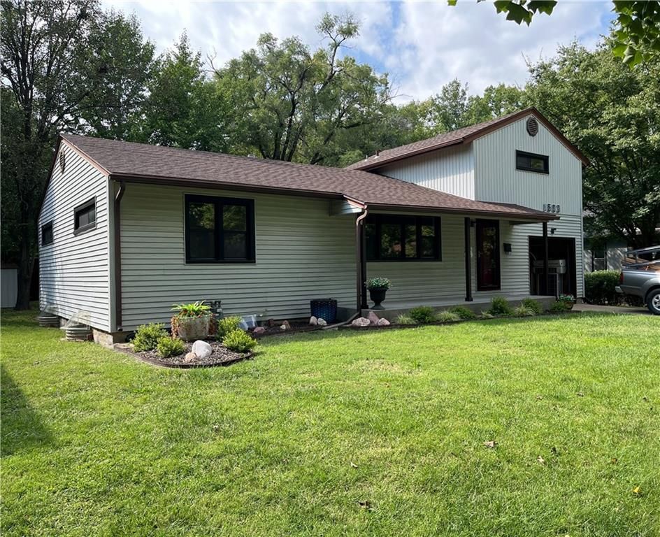 1503 Macvicar Avenue, Topeka, KS 6660