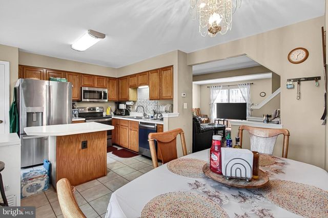 8602 WALCOTT CT, Manassas, VA 20111