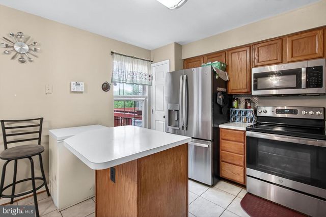 8602 WALCOTT CT, Manassas, VA 20111