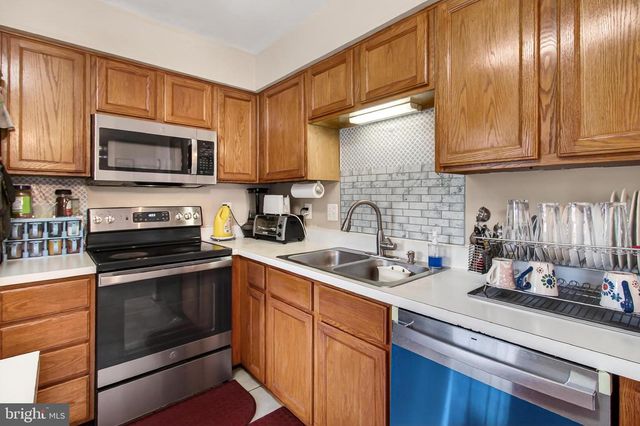 8602 WALCOTT CT, Manassas, VA 20111