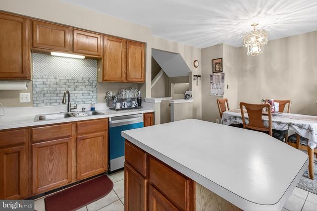 8602 WALCOTT CT, Manassas, VA 20111