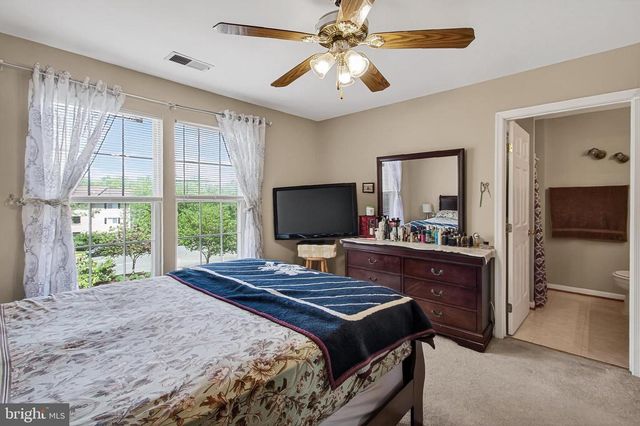 8602 WALCOTT CT, Manassas, VA 20111