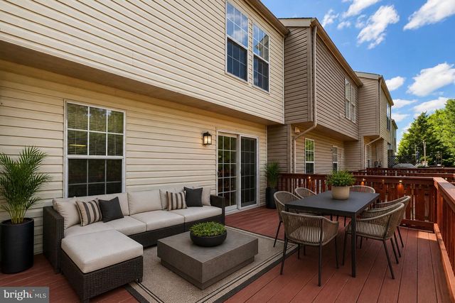 8602 WALCOTT CT, Manassas, VA 20111