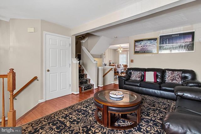 8602 WALCOTT CT, Manassas, VA 20111