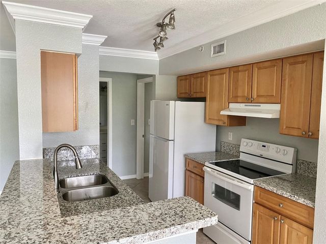 15065 Michelangelo Boulevard 202, Delray Beach, FL 33446