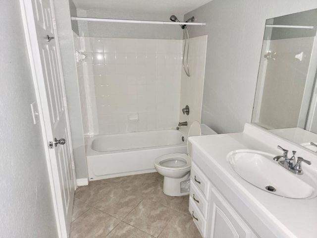 15065 Michelangelo Boulevard 202, Delray Beach, FL 33446