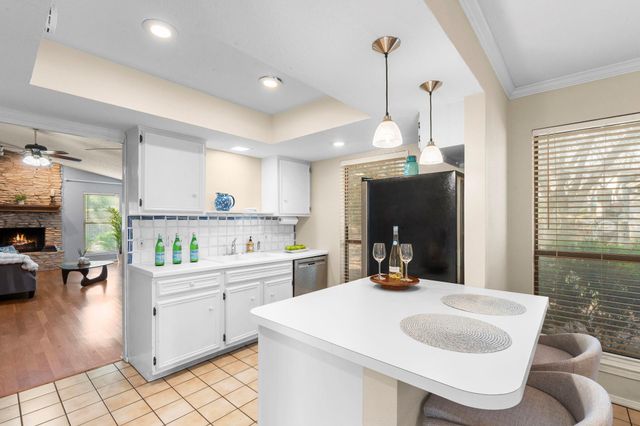 6210 Turkey HOLW, Austin, TX 78750