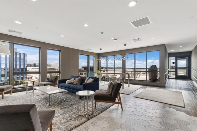 45 W 3rd St 314, Boston, MA 02127