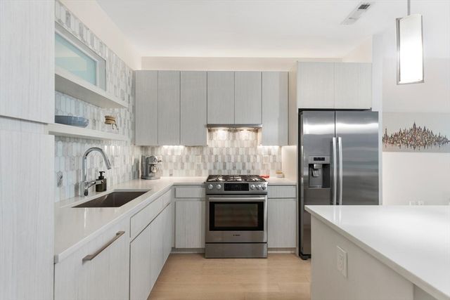 45 W 3rd St 314, Boston, MA 02127