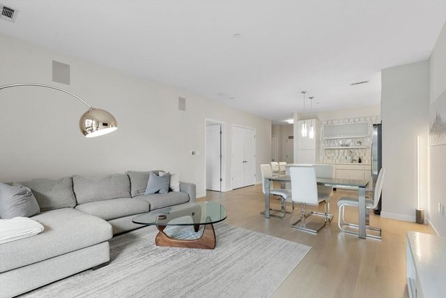 45 W 3rd St 314, Boston, MA 02127