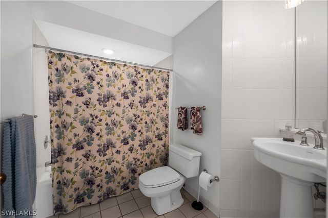 183 Edgemere WAY S, Naples, FL 34105