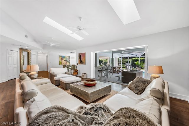 183 Edgemere WAY S, Naples, FL 34105