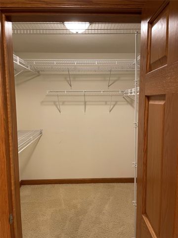 711 16th Avenue U103, Grinnell, IA 50112