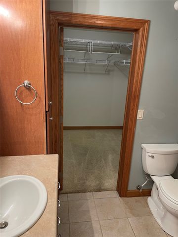 711 16th Avenue U103, Grinnell, IA 50112