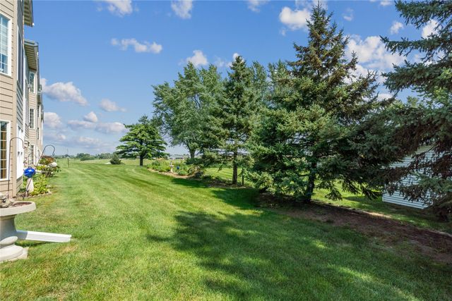 711 16th Avenue U103, Grinnell, IA 50112