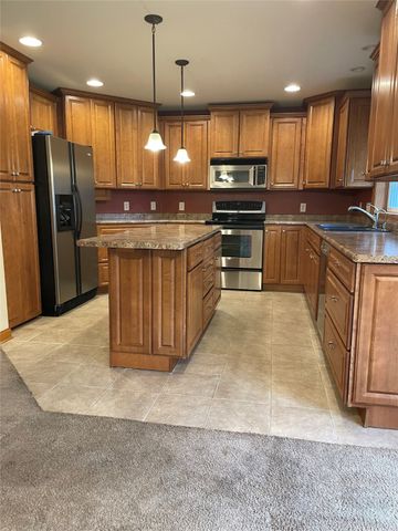 711 16th Avenue U103, Grinnell, IA 50112