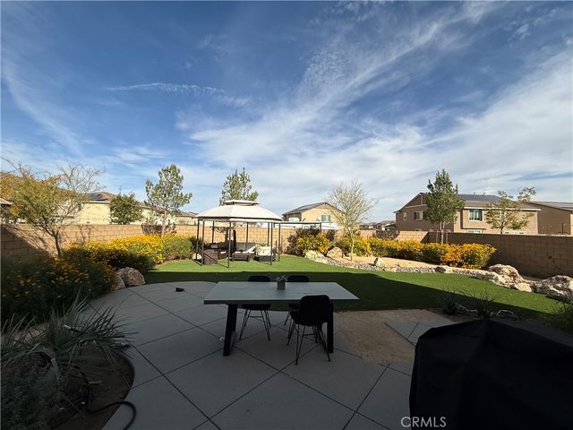 11766 Olivine Rd, Victorville, CA 92392