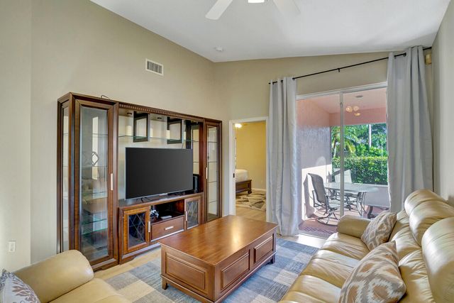 10769 Pelican Drive, Wellington, FL 33414