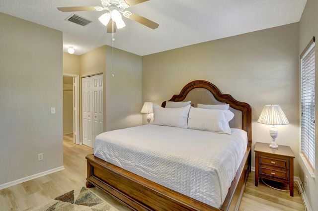 10769 Pelican Drive, Wellington, FL 33414