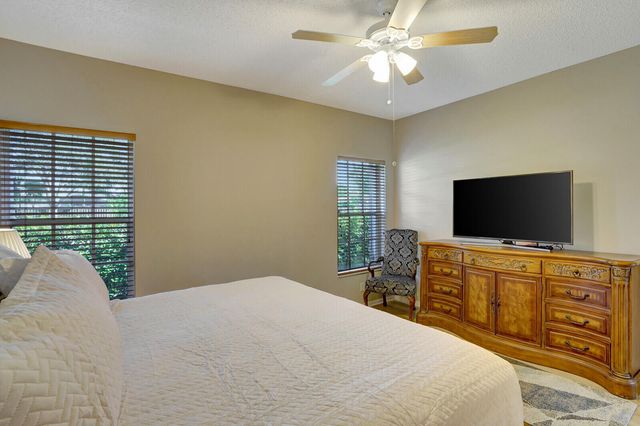 10769 Pelican Drive, Wellington, FL 33414