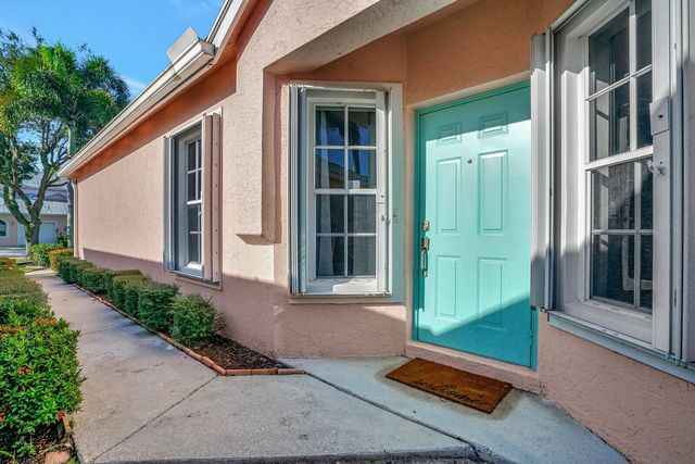 10769 Pelican Drive, Wellington, FL 33414