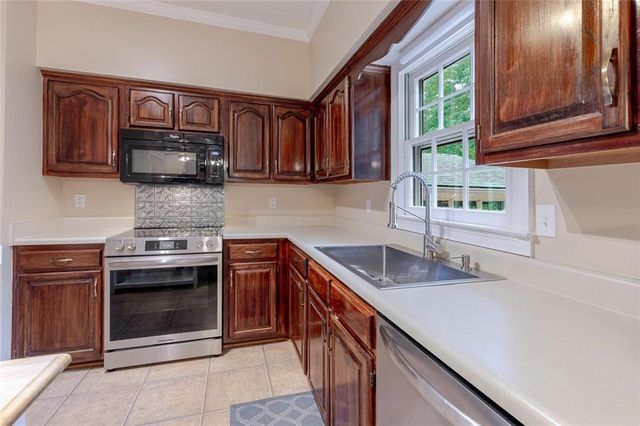 183 Berkeley Way, Dallas, GA 30157