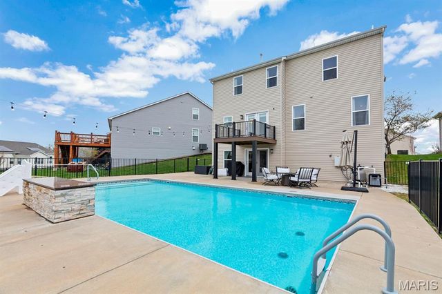 2353 Banon Drive, St Charles, MO 63301