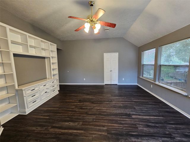 15015 Dawnbrook Drive, Houston, TX 77068