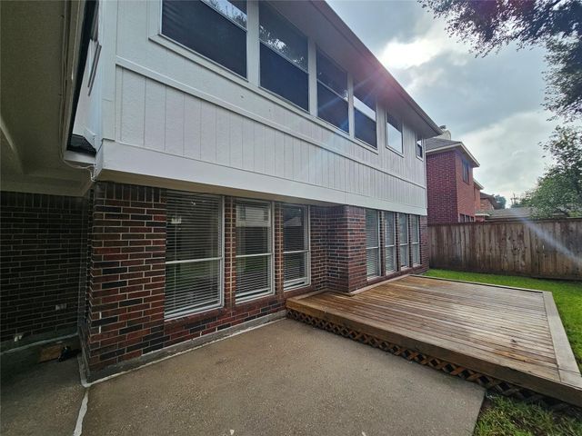 15015 Dawnbrook Drive, Houston, TX 77068