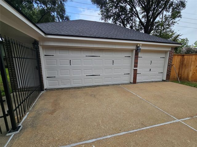 15015 Dawnbrook Drive, Houston, TX 77068