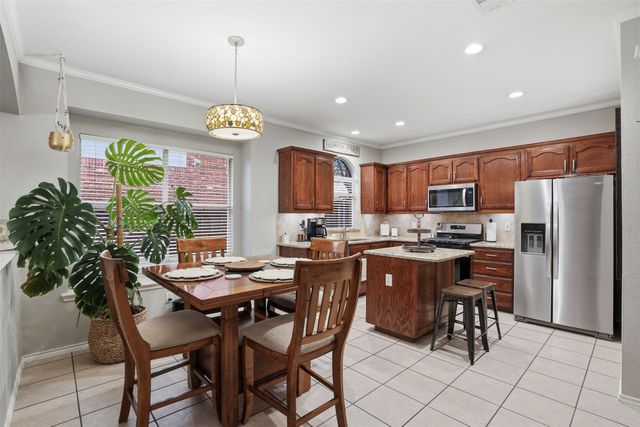 7258 Summit Parc Drive, Dallas, TX 75249