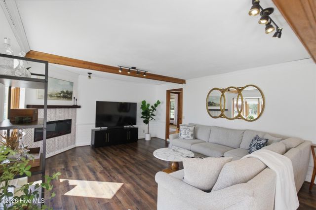 208 Providence Drive, Moyock, NC 27958