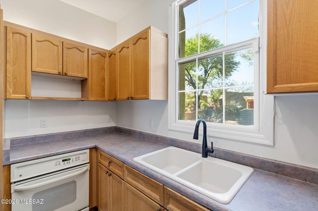 5323 S Morning Sky Lane, Tucson, AZ 85747