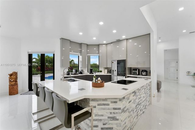 13118 SW 215th Ter, Miami, FL 33177