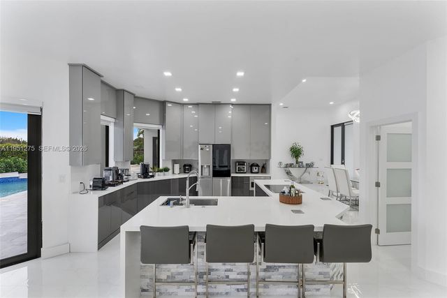 13118 SW 215th Ter, Miami, FL 33177