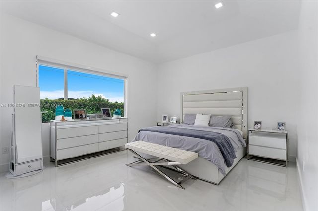 13118 SW 215th Ter, Miami, FL 33177