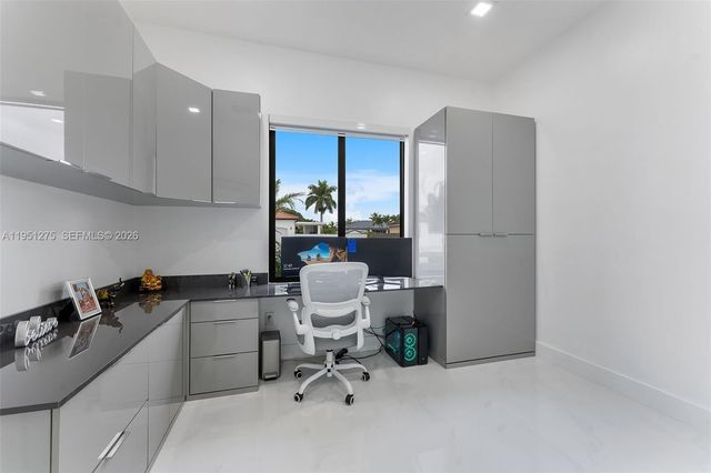 13118 SW 215th Ter, Miami, FL 33177