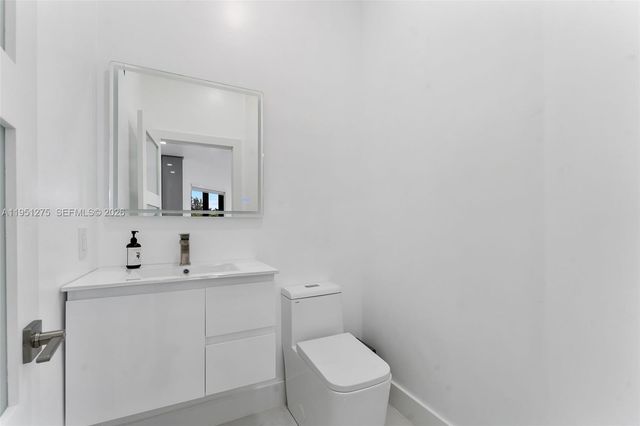 13118 SW 215th Ter, Miami, FL 33177