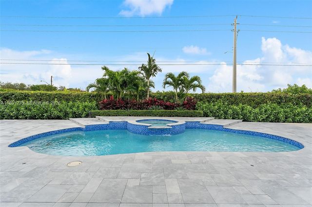 13118 SW 215th Ter, Miami, FL 33177